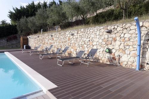 bordo piscina-decking-Arbizzano-wpc-felli-foto 4