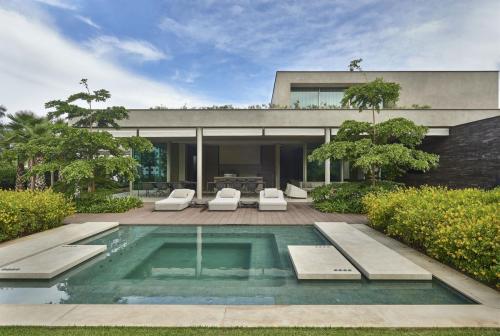 bordo piscina-decking-Itauna e Morro-wpc-felli-foto 3