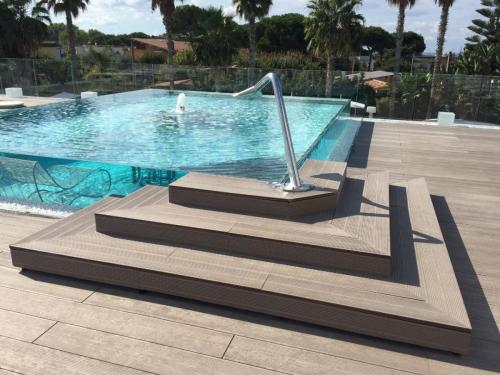 bordo piscina-decking-Mec Paestum-wpc-felli-foto 4