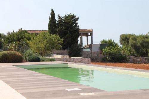 bordo piscina-decking-arch. Saponaro-wpc-felli-foto 5