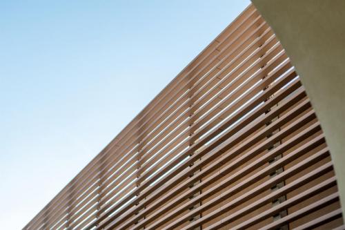 frangisole-rivestimento parete-Università Cattolica-wpc-felli-foto 2