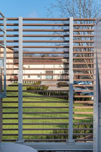 frangisole-rivestimento parete-Università Cattolica-wpc-felli-foto 3