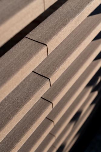 frangisole-rivestimento-parete-Universita-Cattolica-wpc-felli-foto-6-scaled