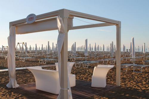 pedana spiaggia-decking-Oro beach-wpc-felli-foto 1