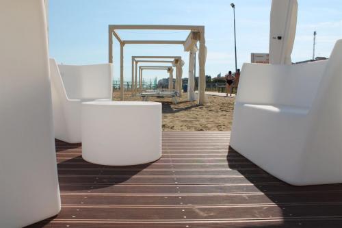 pedana spiaggia-decking-Oro beach-wpc-felli-foto 3