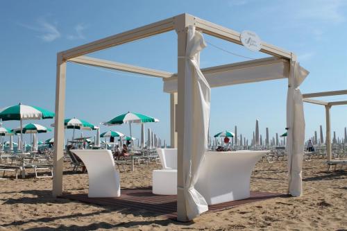 pedana spiaggia-decking-Oro beach-wpc-felli-foto 5