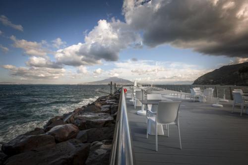 pontile-decking-Palazzo Murrano-wpc-felli-foto 1